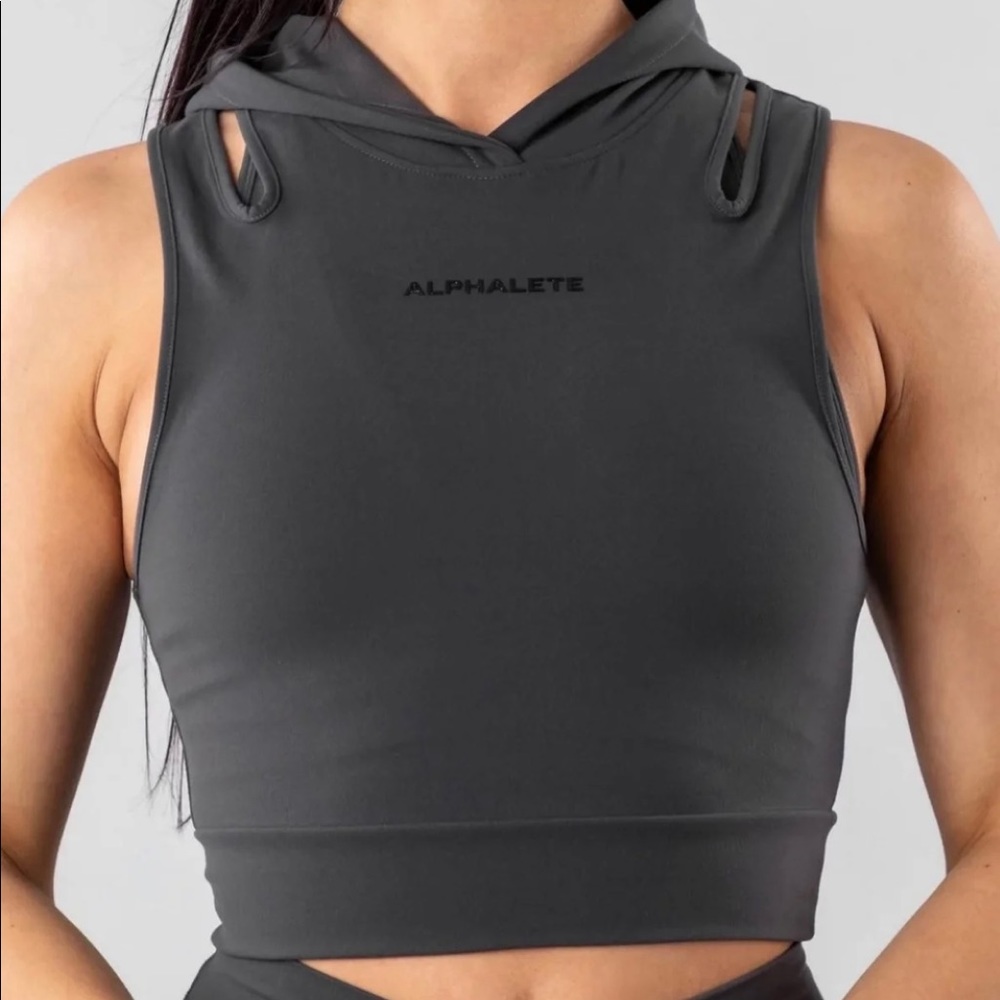 ALPHALETE SURFACE CROP